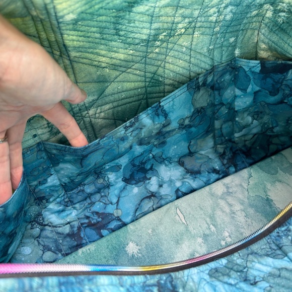 Quilt Duffle Bag - Picture 6 of 14